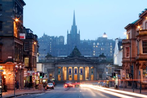 In der schottischen Metropole Edinburgh herrscht Aufbruchstimmung. Die Schotten wollen los von Großbritannien und einen eigenen Staat gründen (Foto: British Tourist Authority/Natalie Pecht)